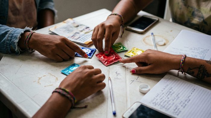 Campanha do ICAMO leva informação sobre prevenção às ISTs a jovens em espaços públicos de Porto Velho